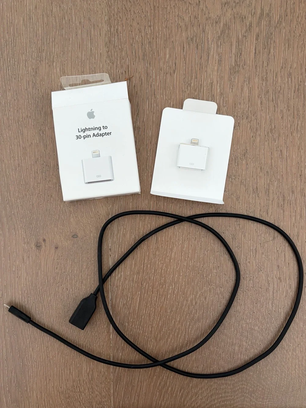 Lightning to 30-pin Adapter and Lightning extension cable bundle